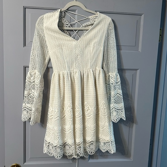Two Sisters Dresses & Skirts - Two Sisters Off White Dress
